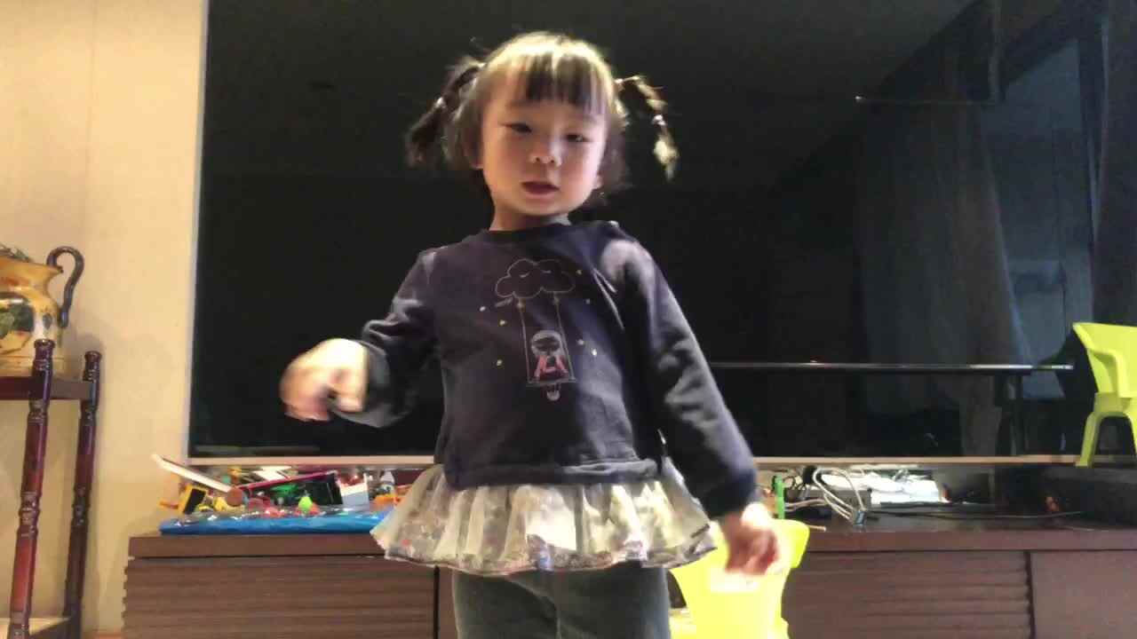 2021.03.17闯关练习《手势舞（最美的光）》