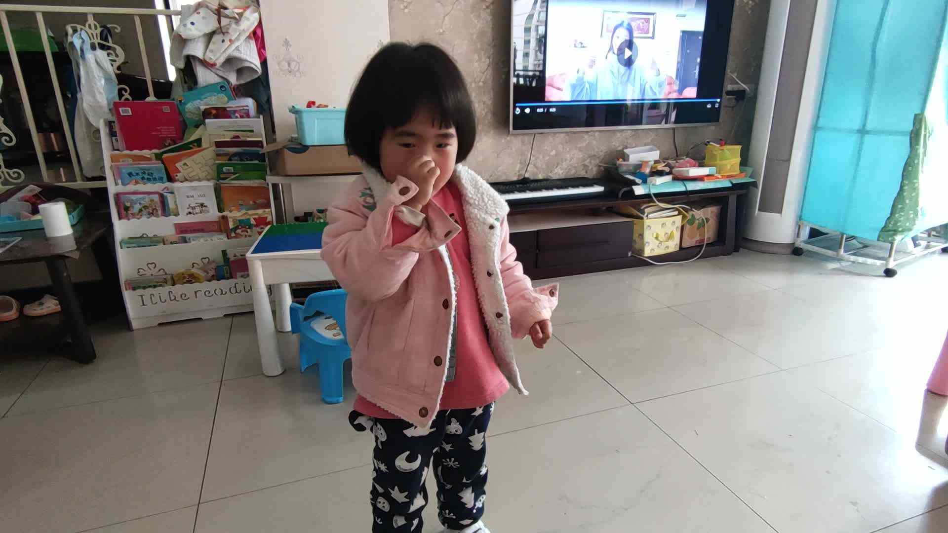自己脱衣服.mp4