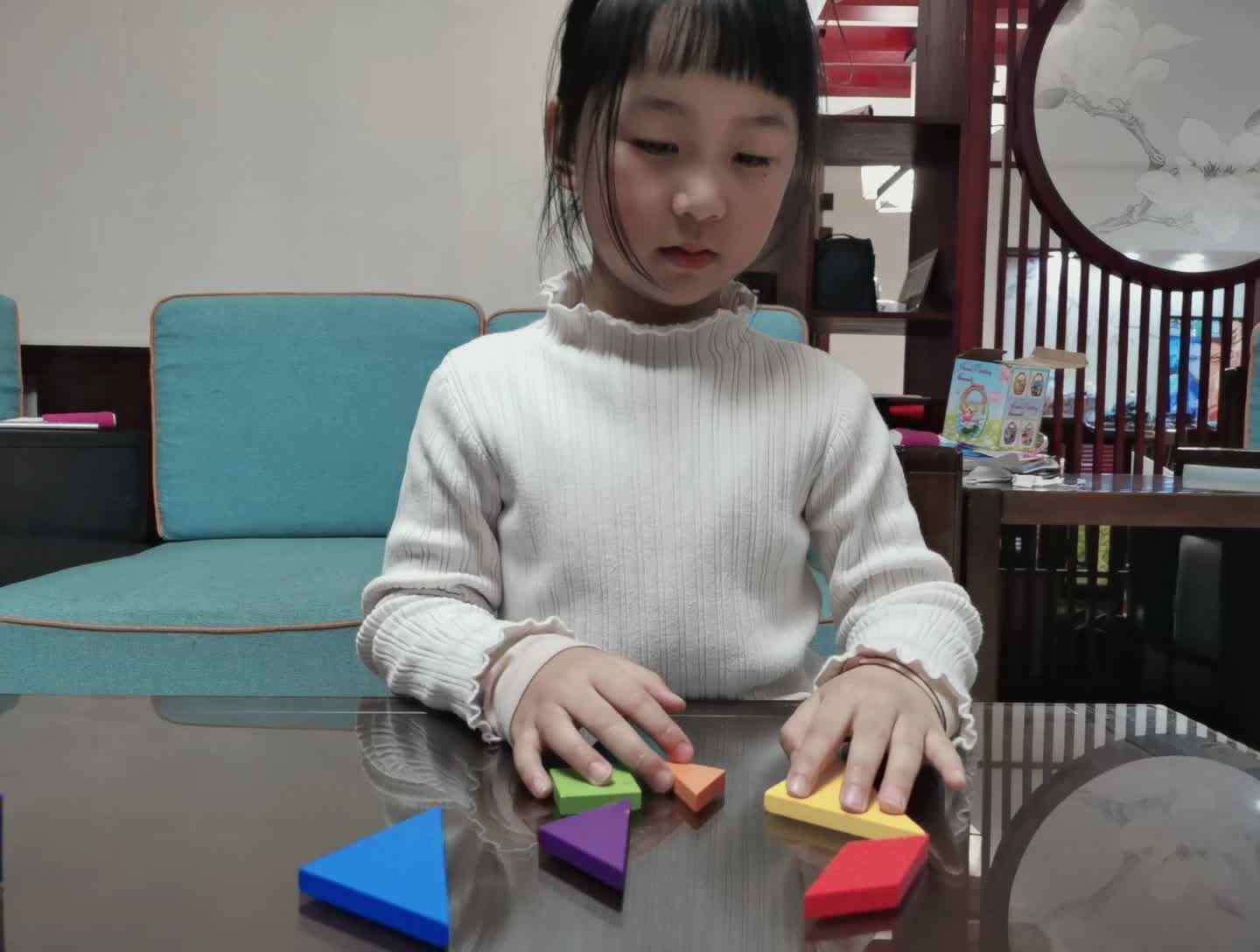 拼搭七巧板数字8