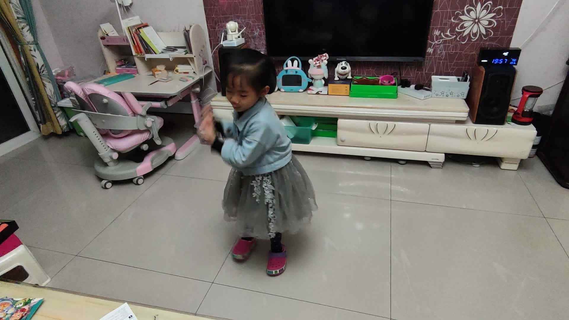 婷婷跳听我说