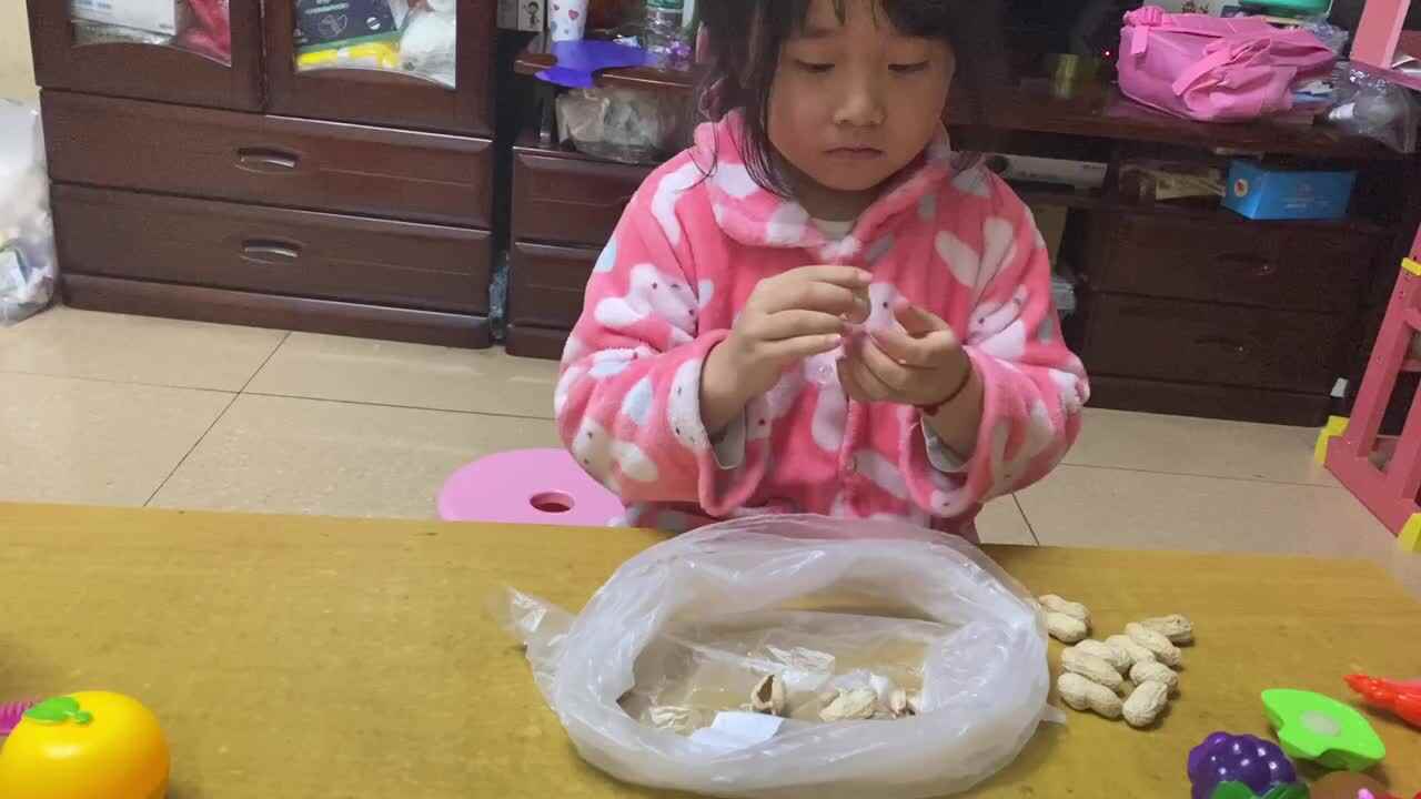 学B班-粟锦悦-剥花生