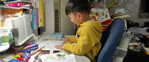 指读《画》学前B班肖俊泽