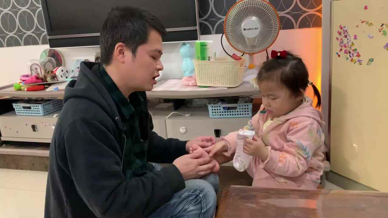 2021.4.13陈彦兮闯关练习“穿袜子”