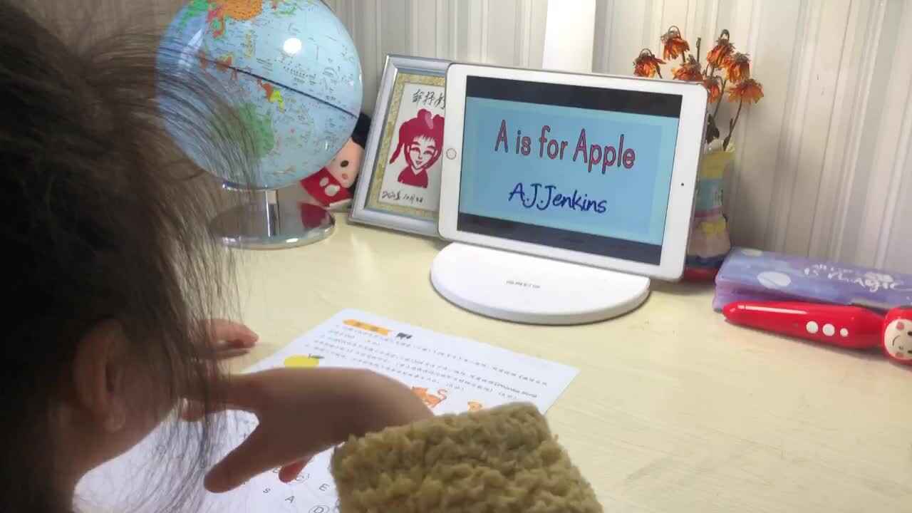 《Phonics Song》及朗读短语