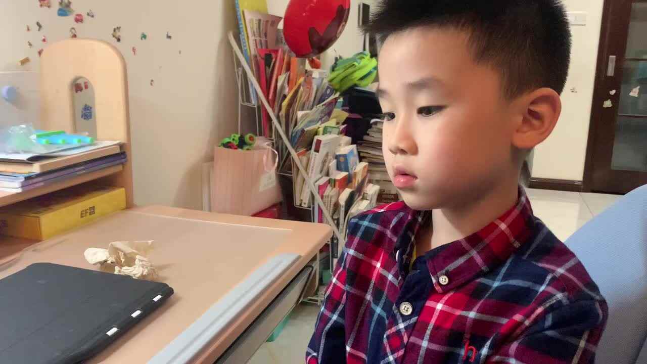 轴对称图形.MOV