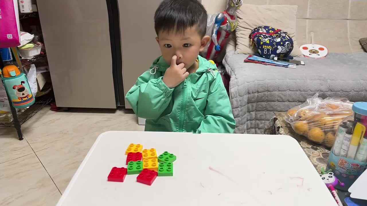 2021.5.24闯关练习《按颜色规律排序》