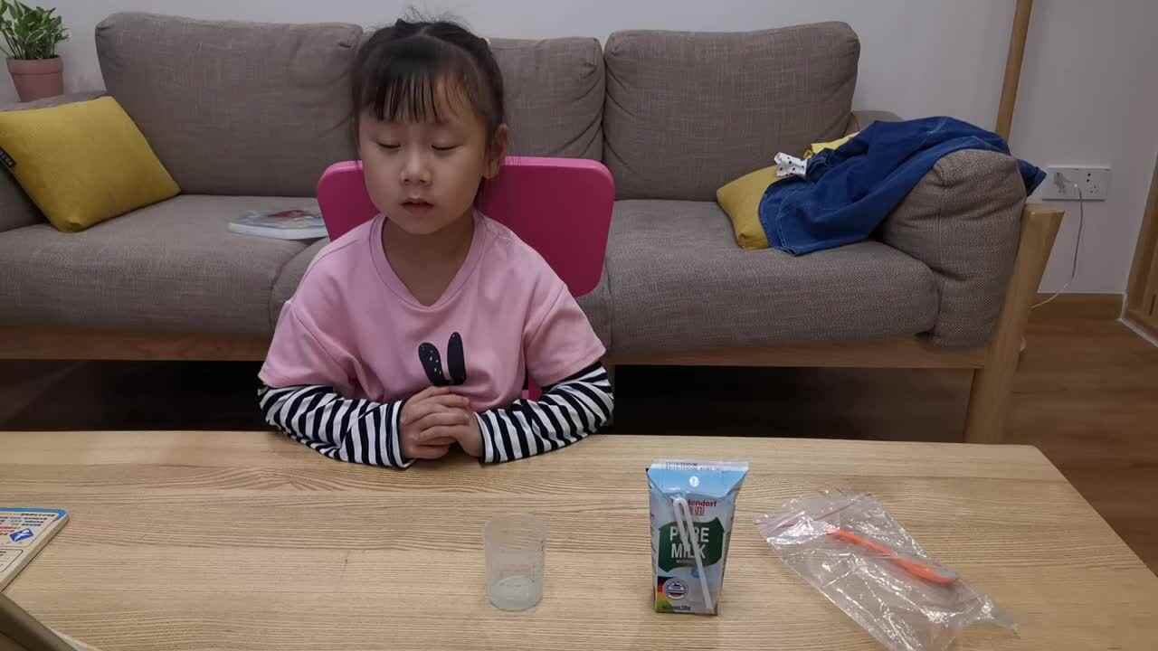 2023级B班徐瑾歆闯关练习20210526牛奶遇上柠檬酸.mp4