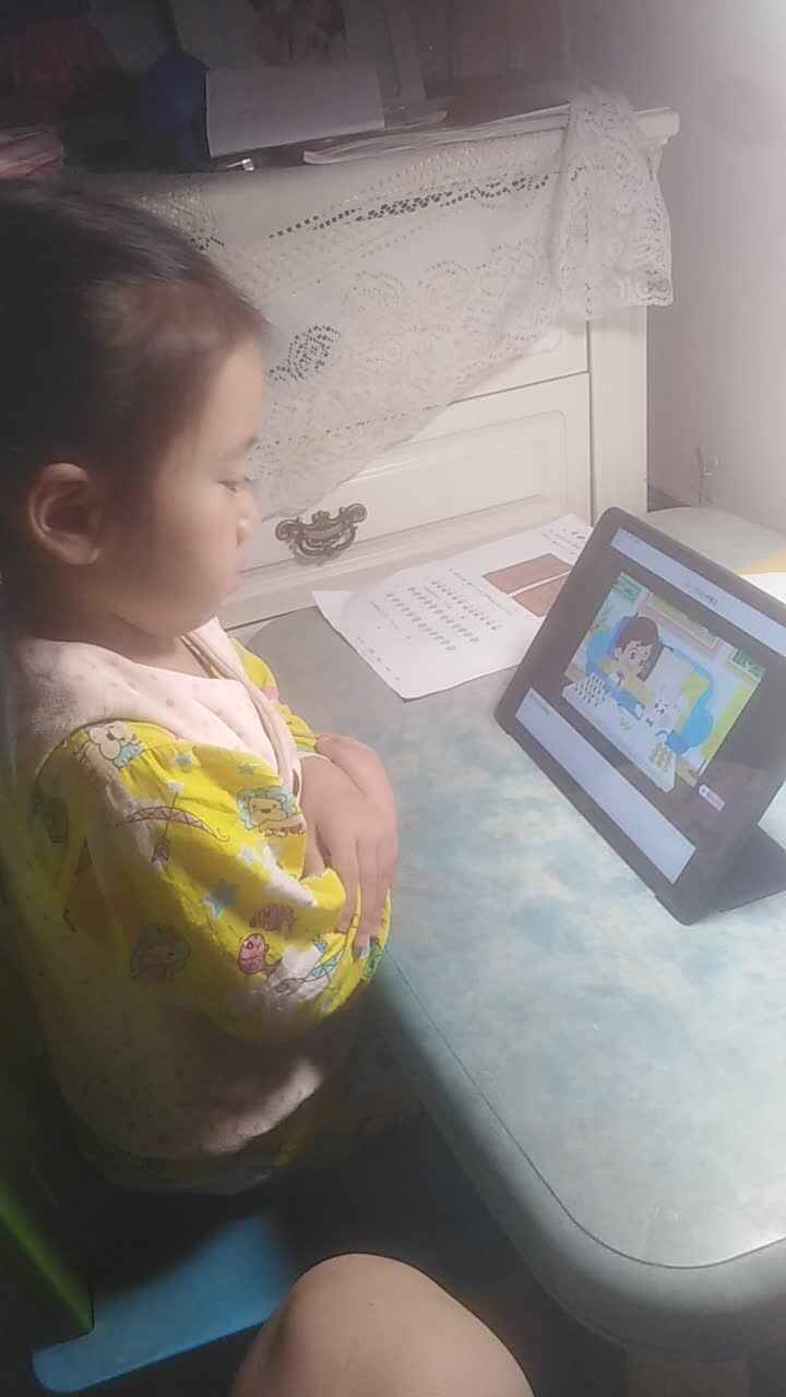 观看英语视频.mp4