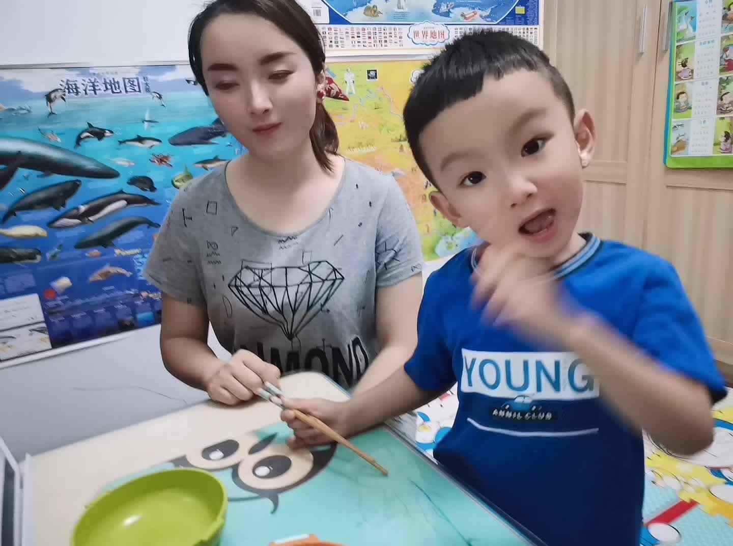 《练习用筷子》.mp4