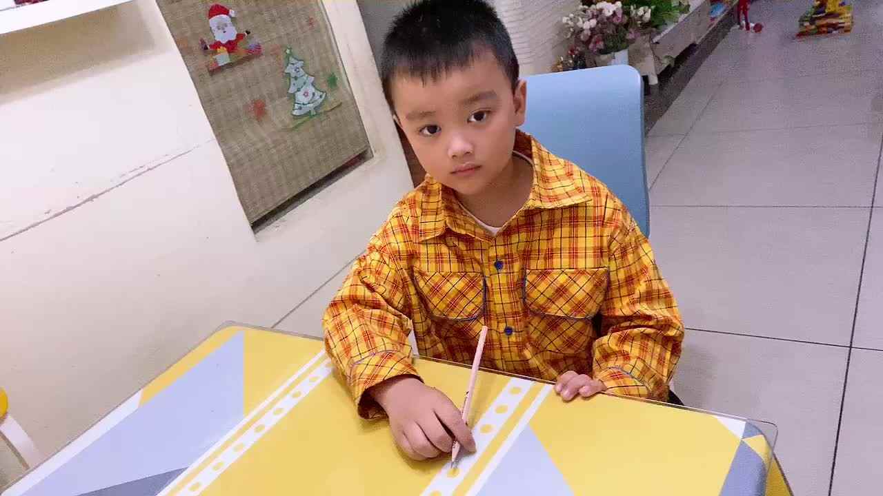 你能双手同时写字吗？