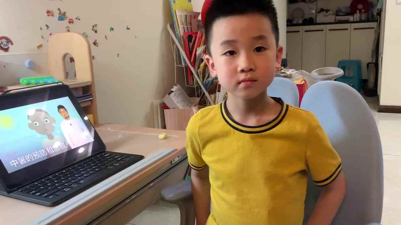 中暑的预防和急救.MOV