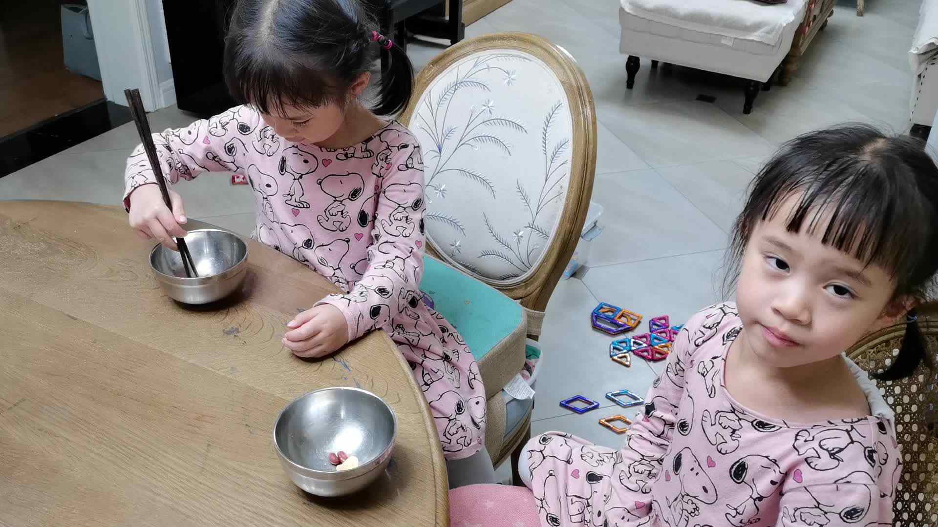 如何使用筷子