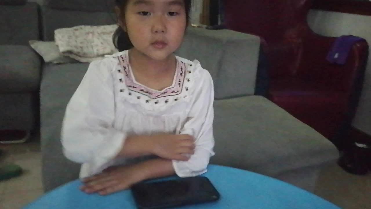 观看英语绘本《my dad》