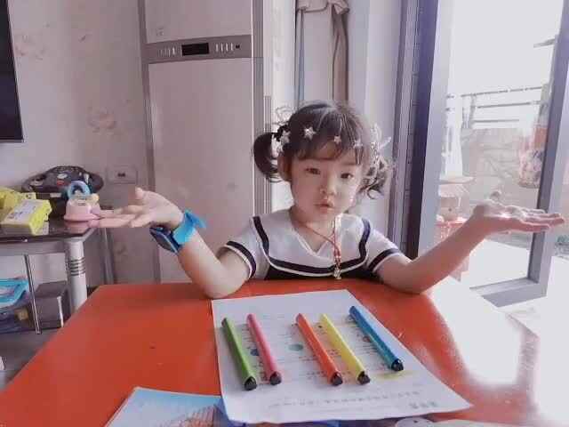 《手指家族颜色》跟读—小A班张智研