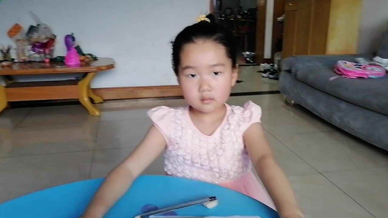 观看英语歌曲《我口渴》