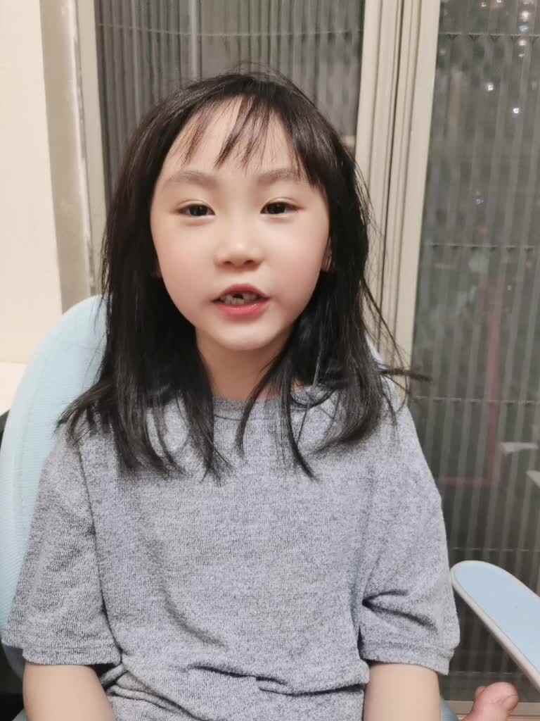 ⁣学A许芷媱语文作业背诵课文《吃核桃》