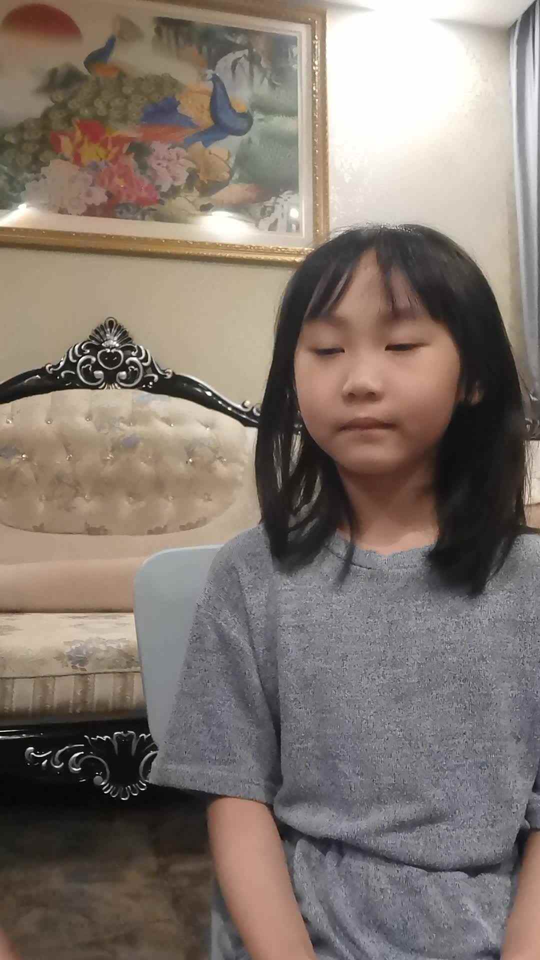 ⁣学A许芷媱数学家庭作业《观察钟面，有什么数字，几根针，朝什么方向旋转，谁跑得最快》