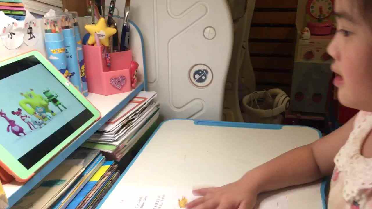 20216.616实验1班李泫观看英语文灶