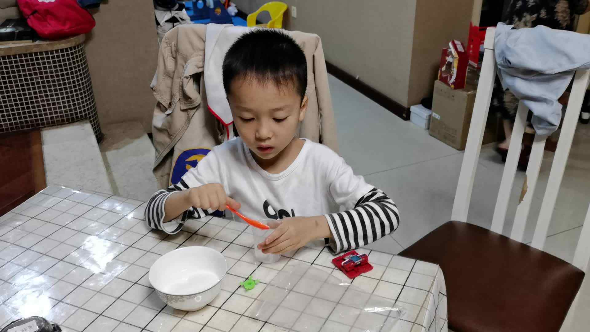 科学实验：柠檬酸+牛奶