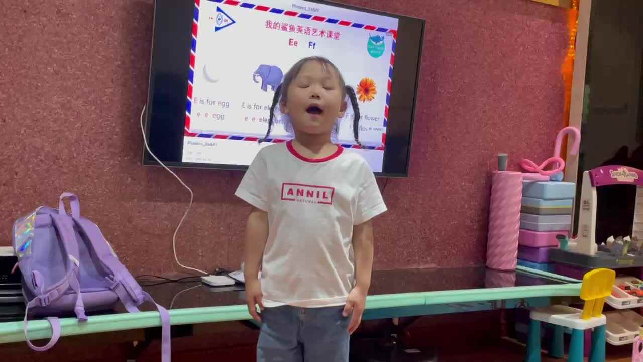 2023级中B班20210606段舒婷闯关练习.MOV
