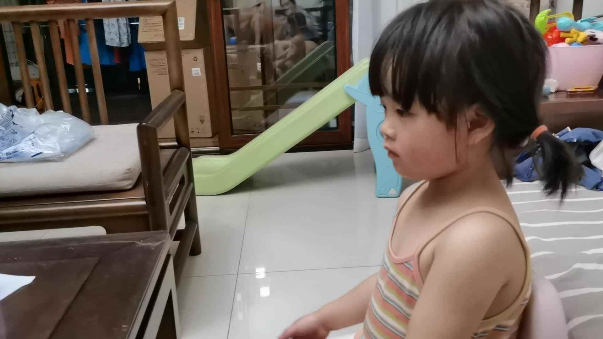 2021.6.19侯奕帆闯关练习观看绘本《My Dad我的爸爸》