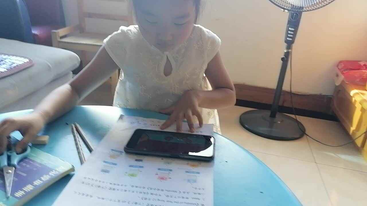观看英语儿歌《12月歌》