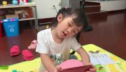 跟唱字母歌，跟读字母G和H
