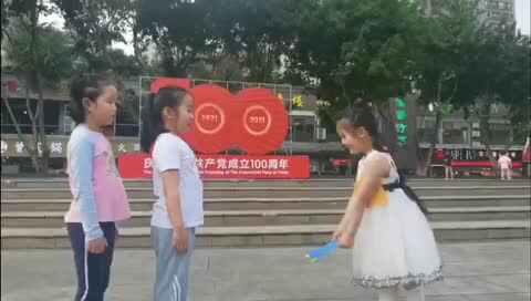 2021.6.10实验1班李泫孜邀请小朋友来家里参加美妙神奇的晚餐
