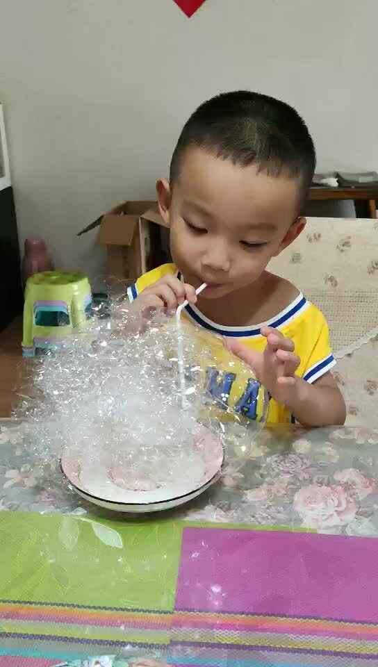 《自制泡泡水》.mp4