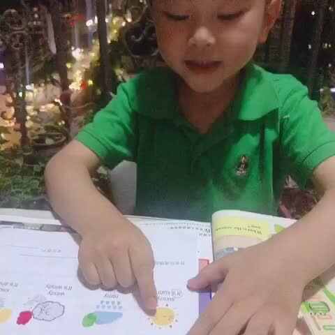 学B班丶李北辰指读英语