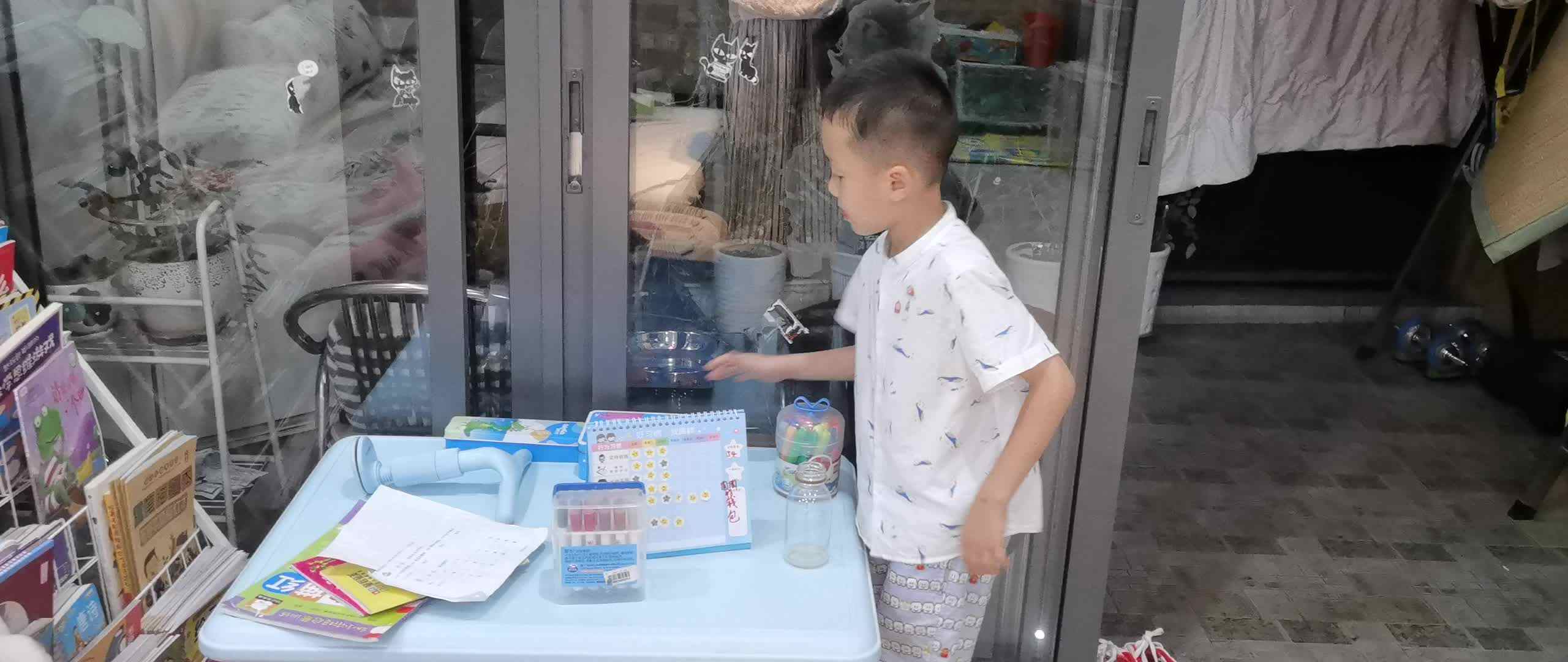 收拾书桌