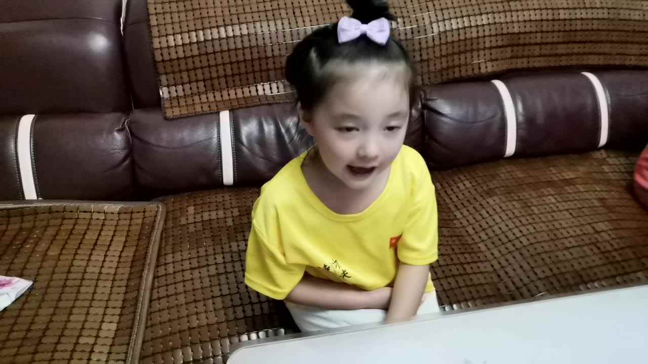 《观看字母歌》