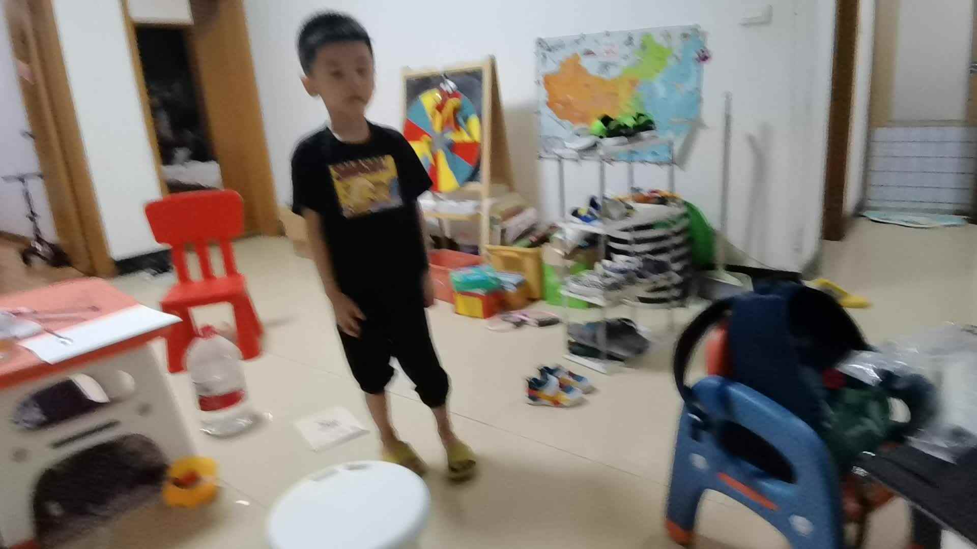大b班刘梓浩踏步走+整理鞋架.mp4