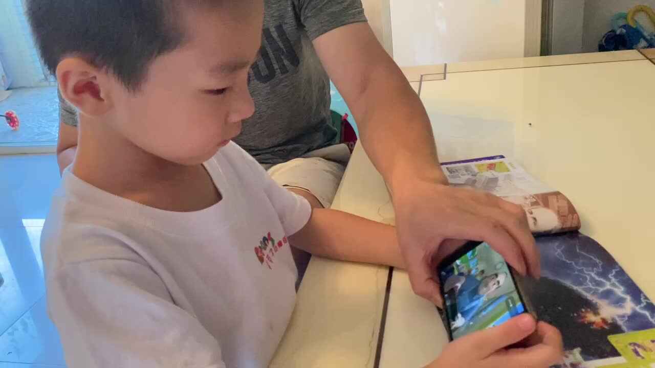 《公车的轮子》