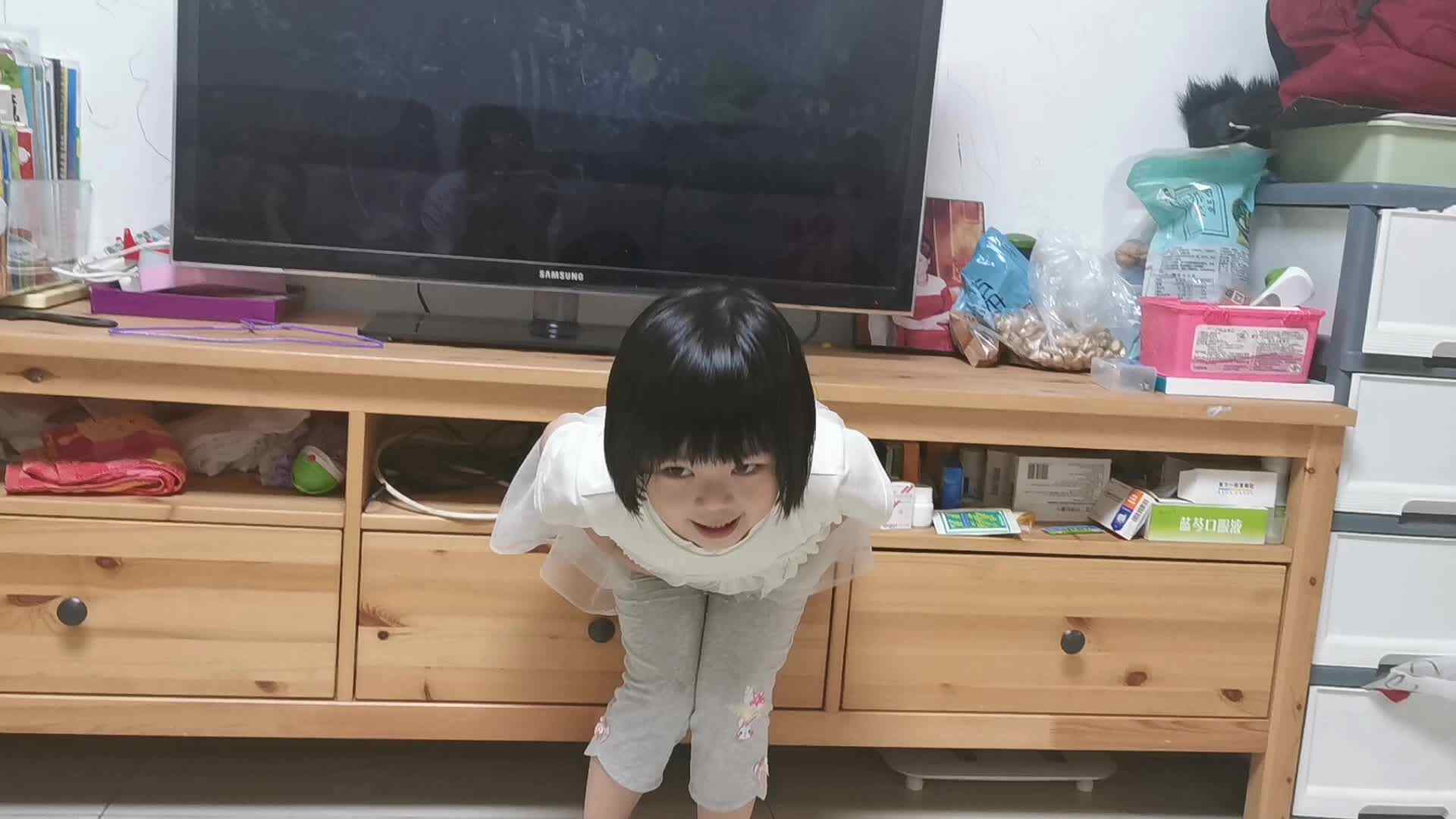 中B班蒋蕙文《我爱逛超市》20210913195657.mp4