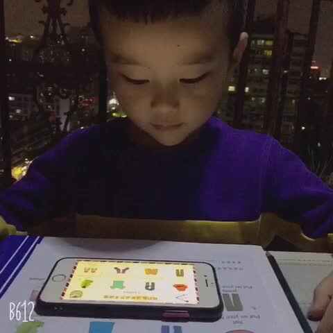学B班丶李北辰跟读英语