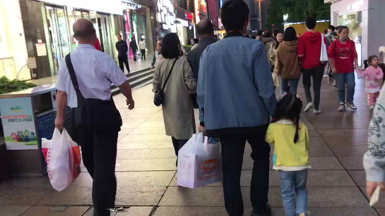 2023级B班20211016傅兰淋重阳打卡～陪爸爸散步