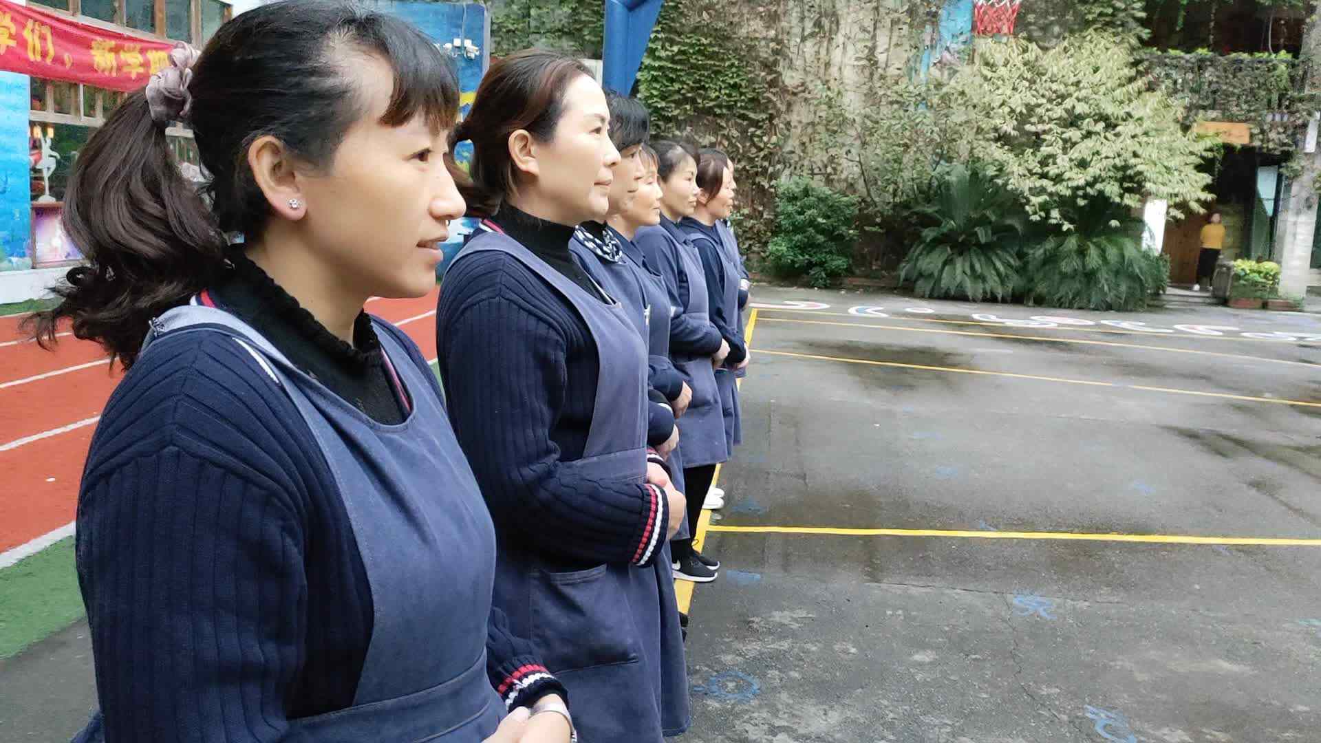 最美老师——金豆子礼仪训练.mp4