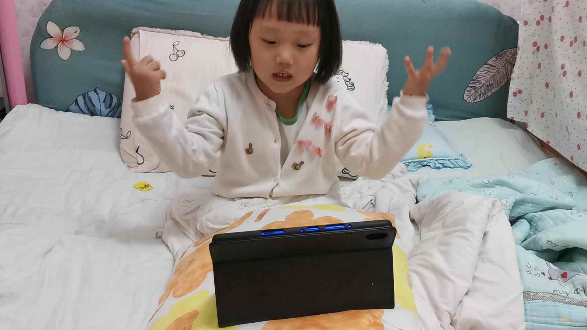 VID_20211017_214351.mp4    10月14日重阳节手势舞