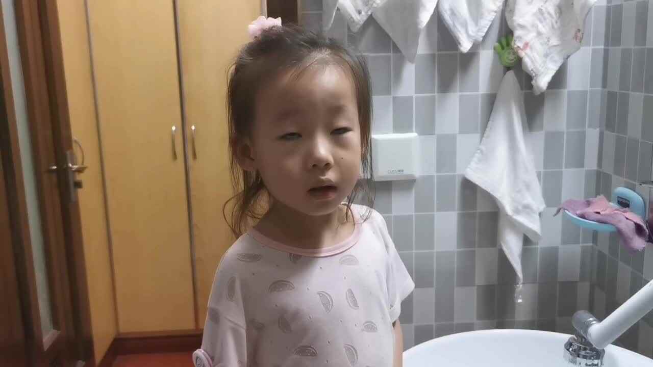 2023级B班20211001杜岳宁闯关练习-周末综合模拟试卷，自己刷牙.mp4