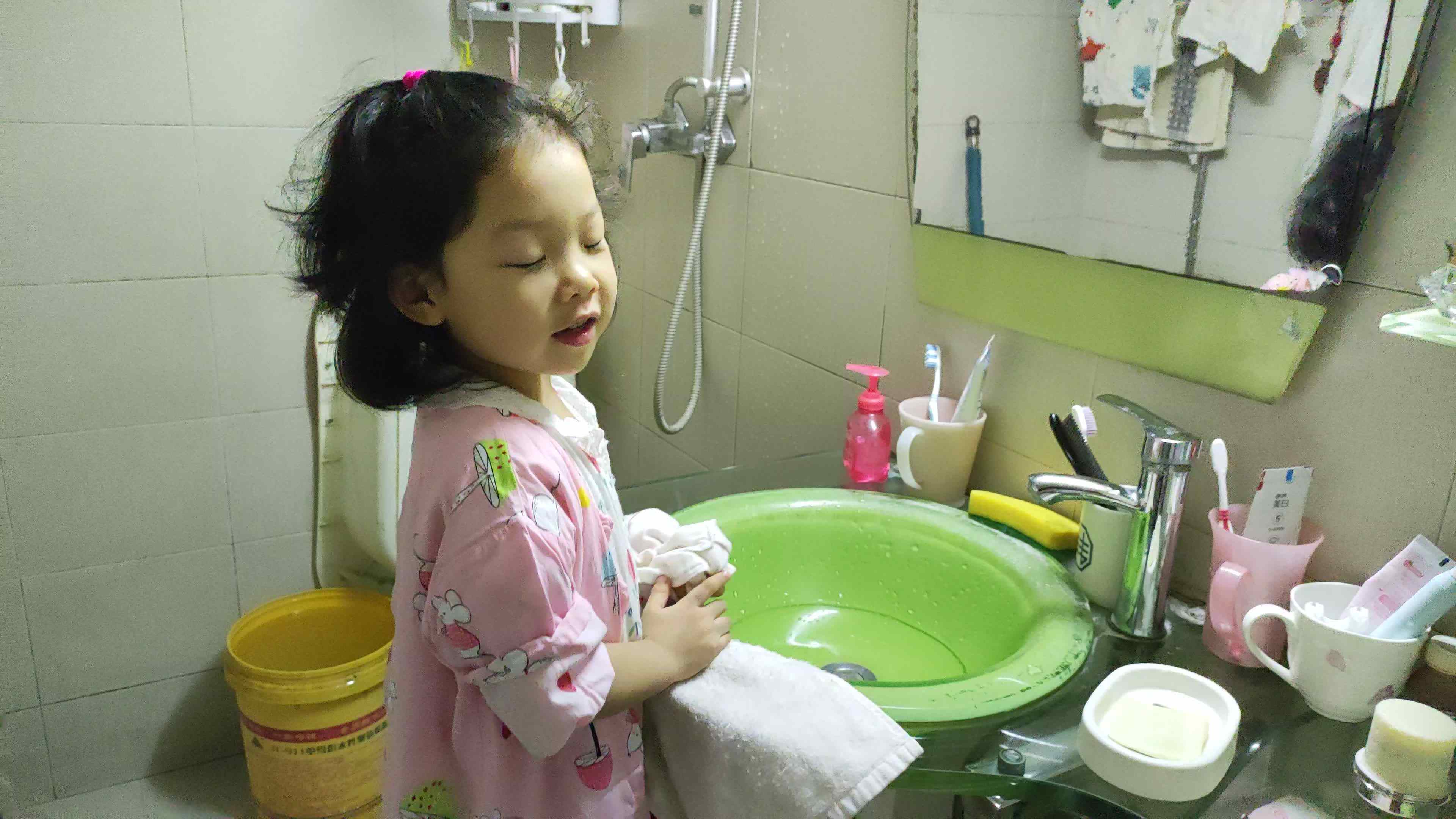 清洗隔汗巾.mp4