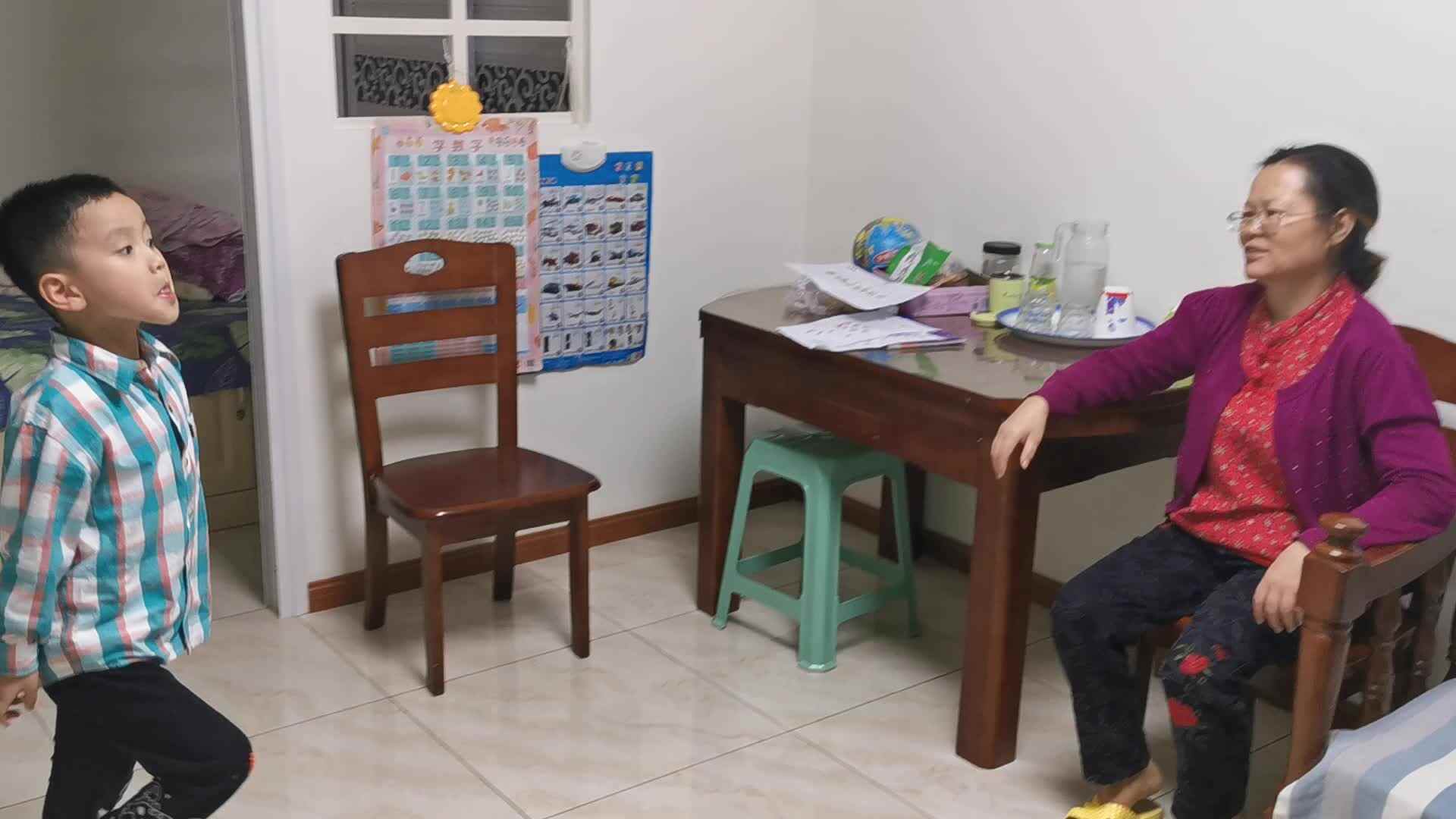 2021.10.11学A黄彦翕《给外婆一个拥抱》重阳节打卡第一天.mp4