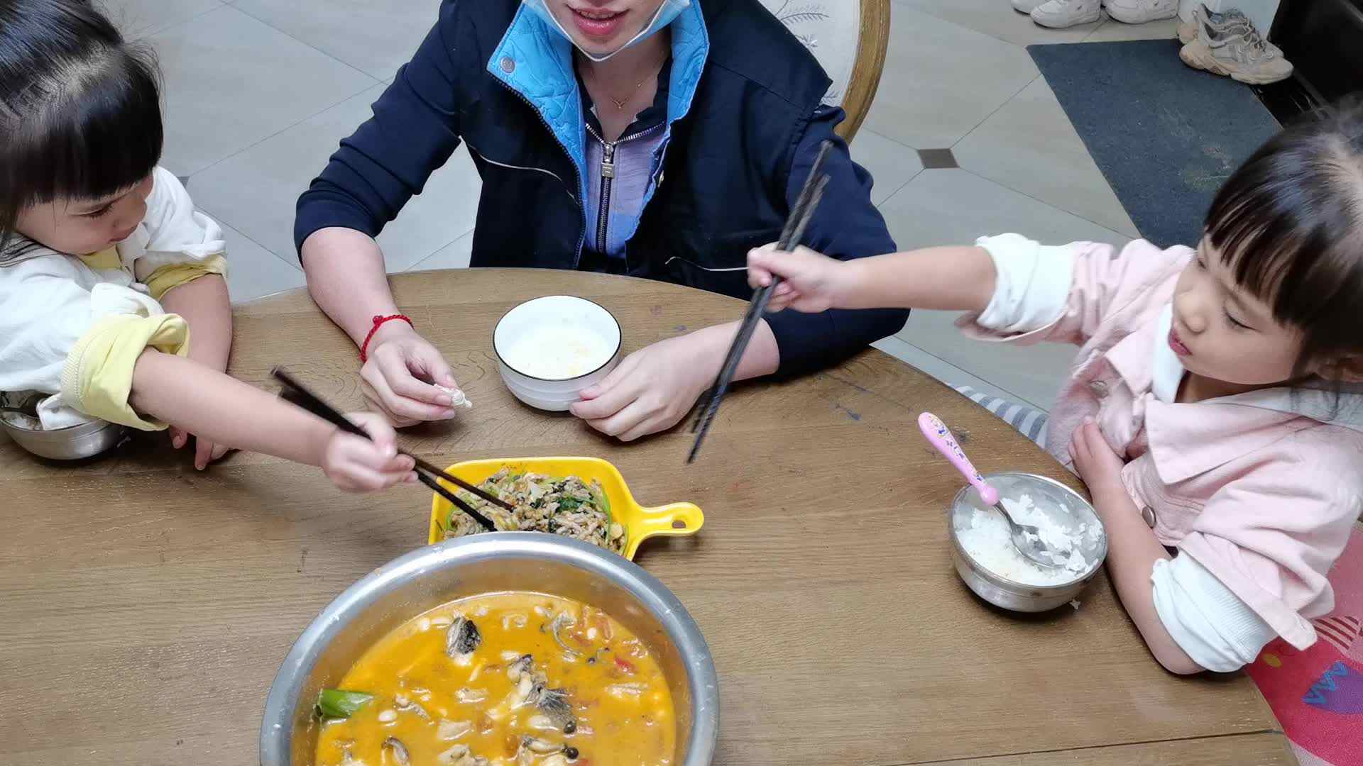 添饭夹菜