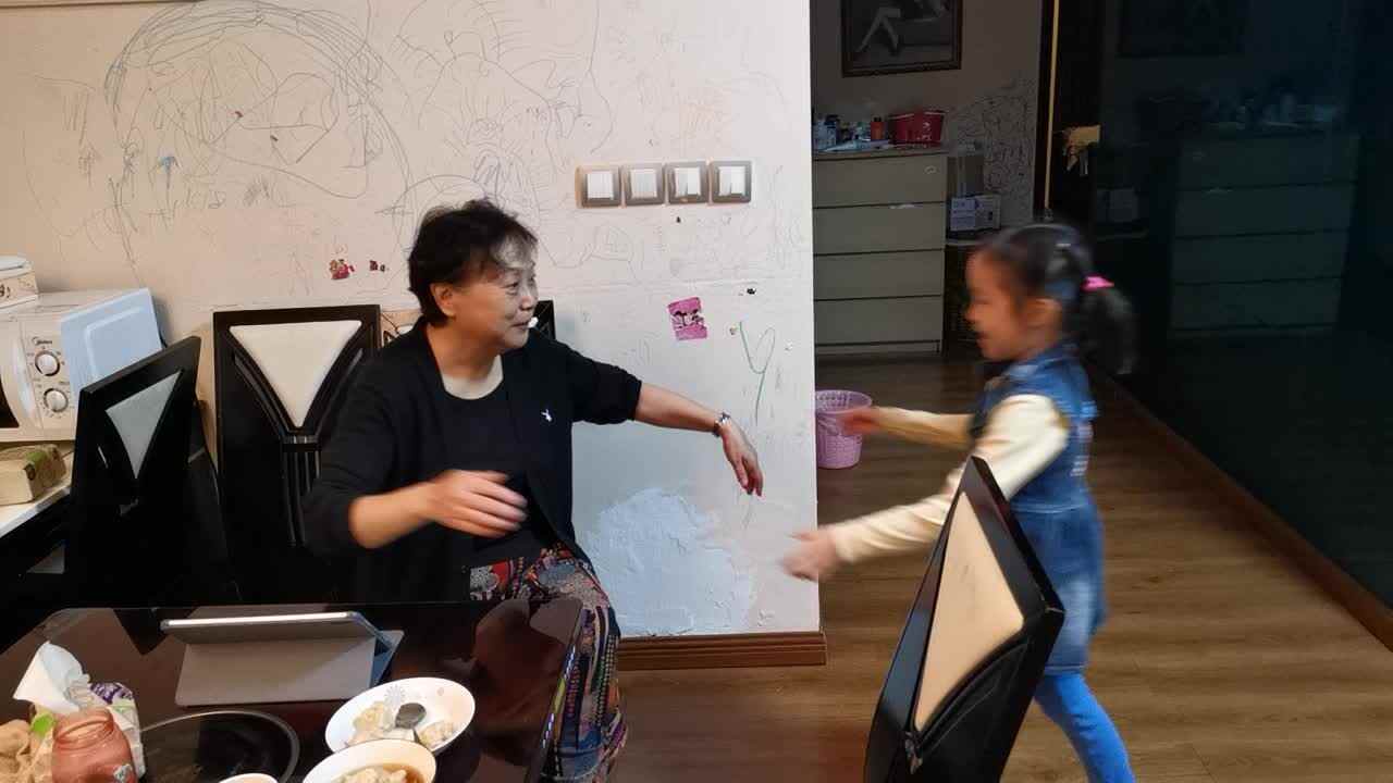拥抱奶奶