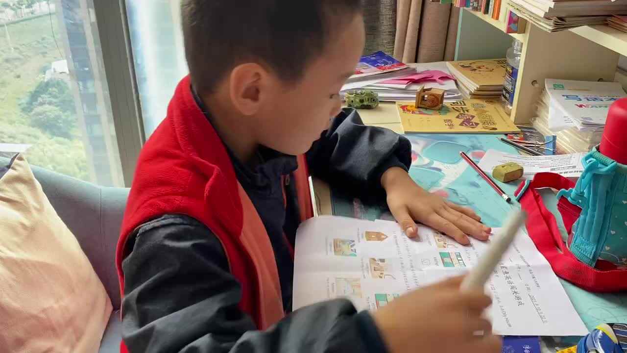 学A班袁承泽泰《my house朗读示范》