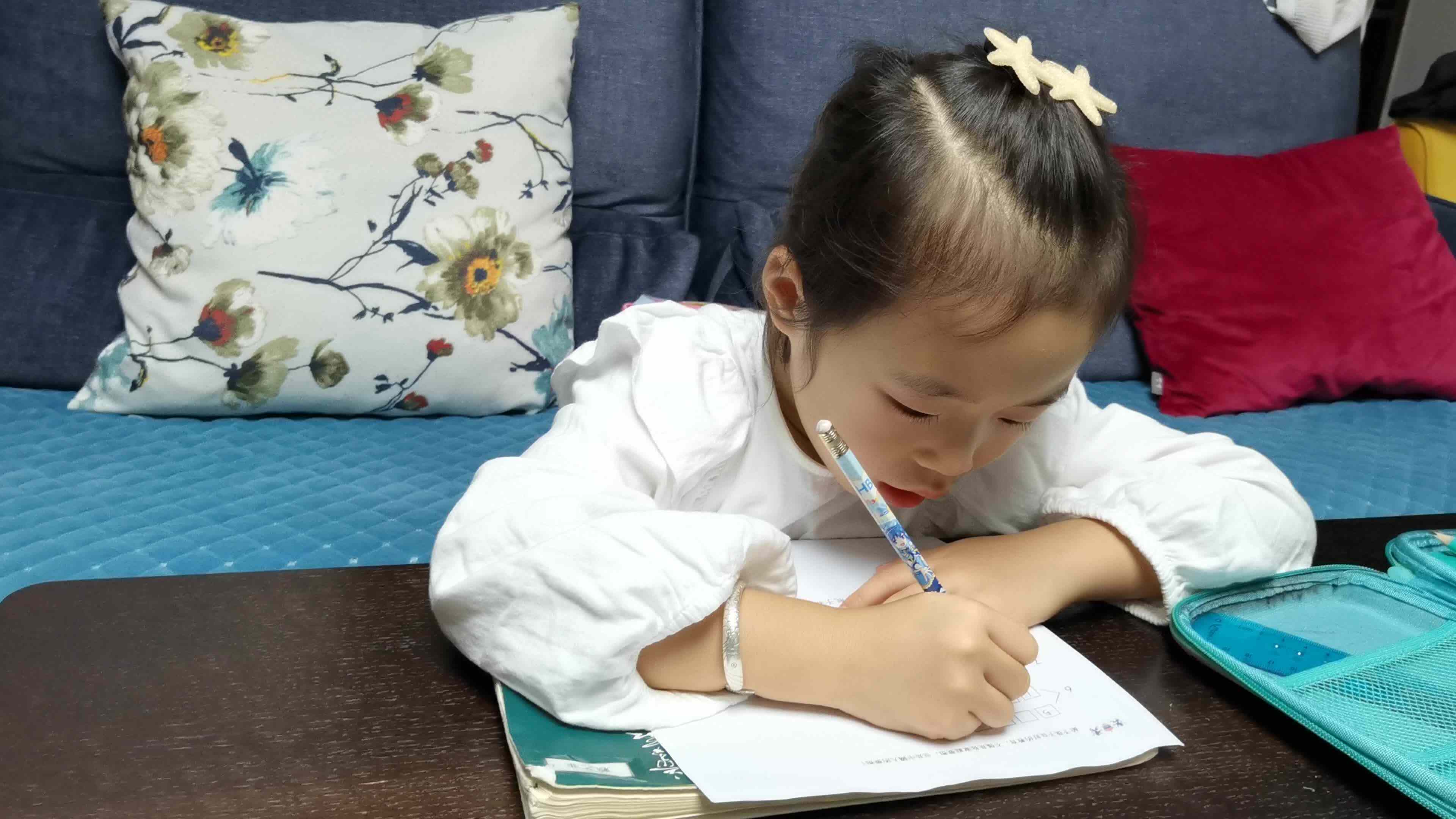 1008_学班赖艺菲