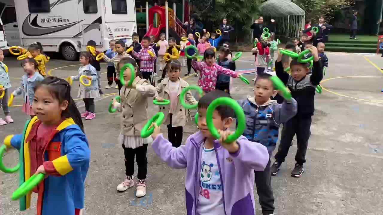 大A班《一起来做运动》