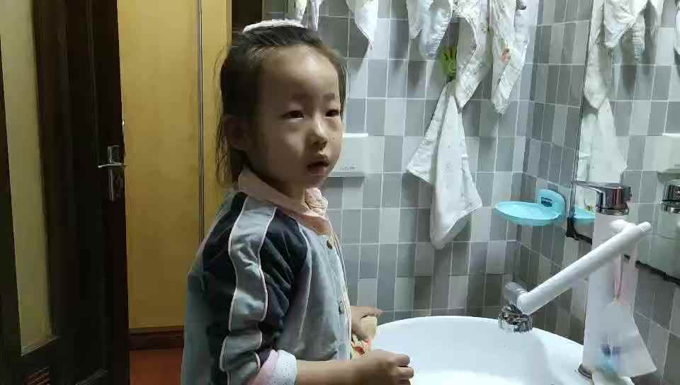 2023级B班20211028杜岳宁闯关练习-自己洗袜子.mp4