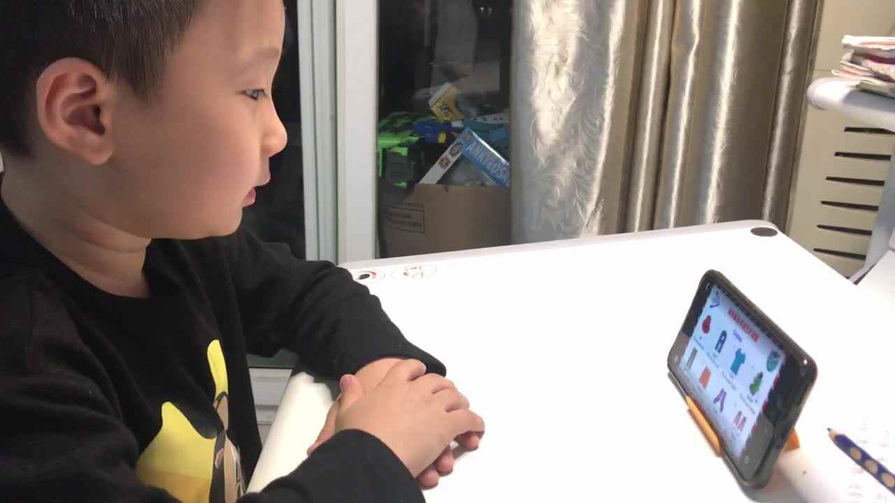 2021.10.14学前A班王晨帆（英语跟读）