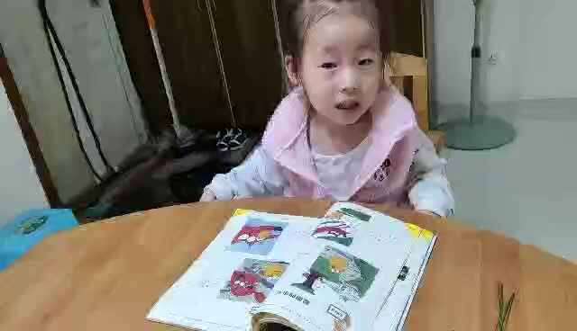 2023级B班20211013杜岳宁闯关练习-聪明的小鸡.mp4